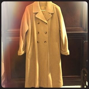 Lovely vintage 100% camelhair double-breasted coat